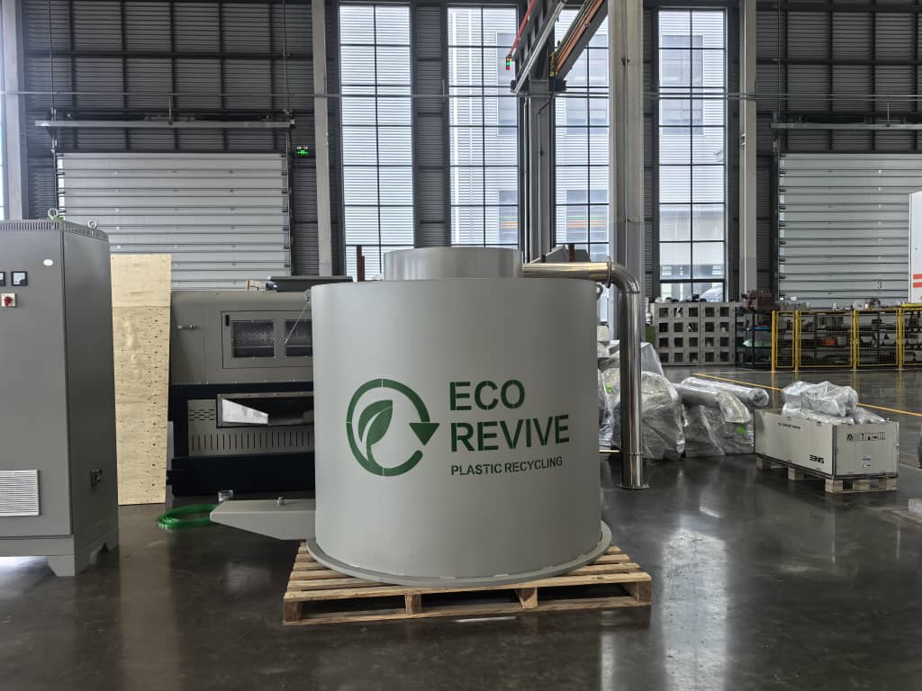 Công nghệ máy móc tái chế hiện đại tại Eco Revive